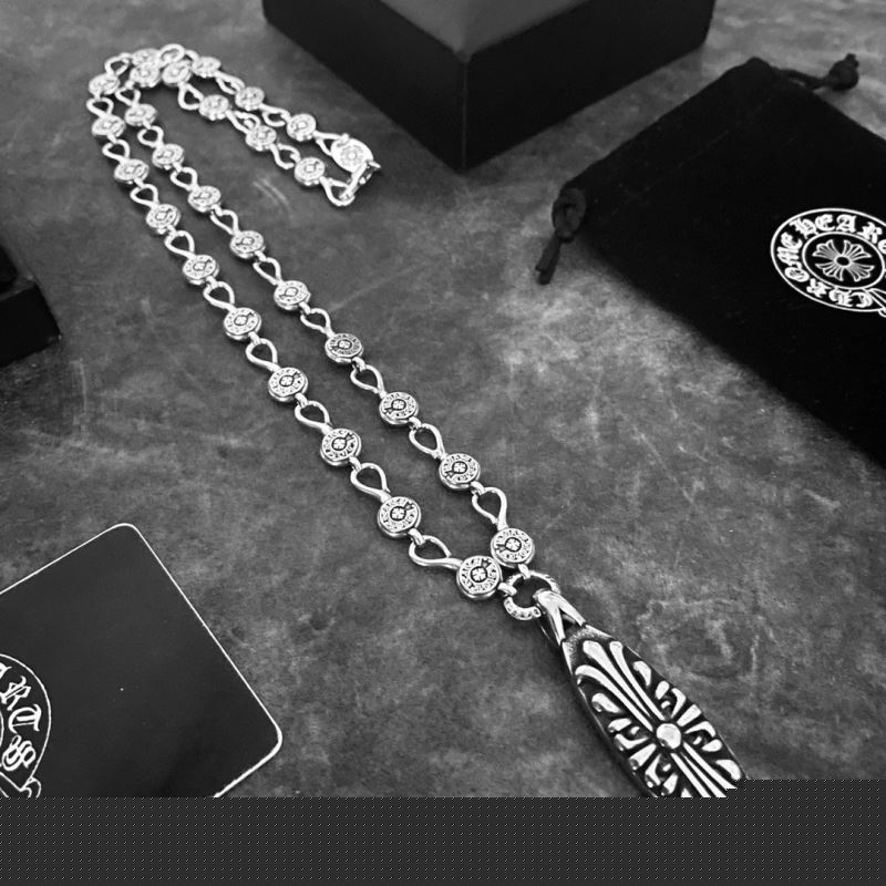 Ch**me He**ts necklaces
